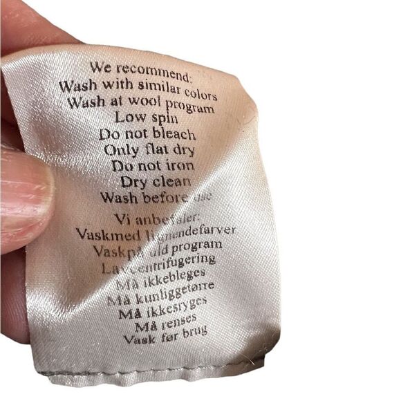 Culture ||  Hip & Modern lighter sweater. So many option on how to wear. - Picture 6 of 10